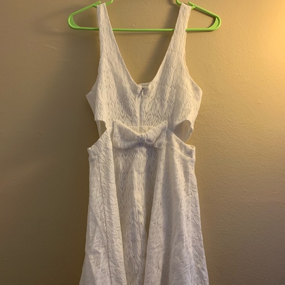 Small Dress - Picture 2 of 3